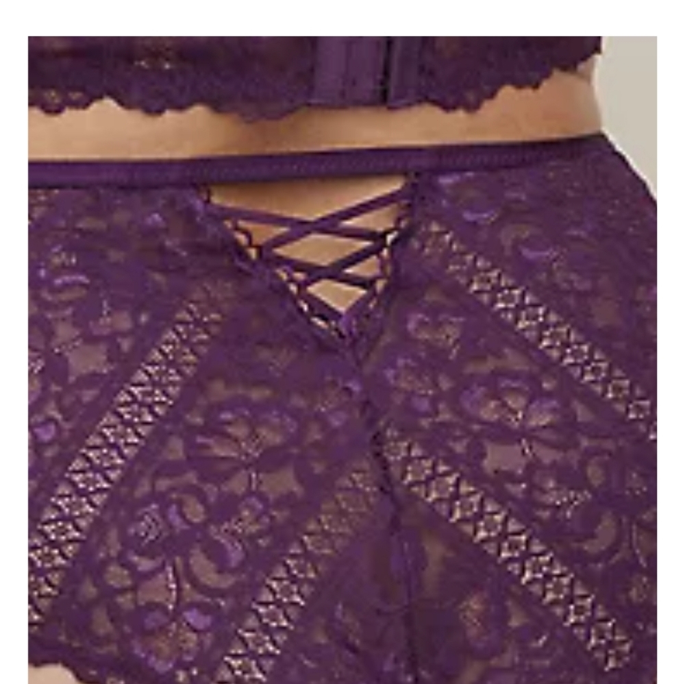 READ AD!!! HIT "LIKE" TO SAVE TO YOUR CLOSET ONLY. DO NOT PUT IN A BUNDLE. - Picture 8 of 10